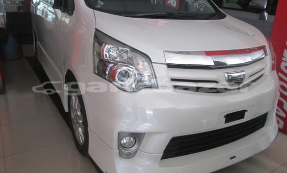 Buy Import Toyota Noah in Dhaka, Dhaka Buy Import Toyota Noah in Dhaka, Dhaka