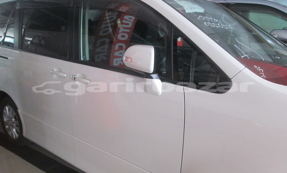 Buy Import Toyota Noah in Dhaka, Dhaka Buy Import Toyota Noah in Dhaka, Dhaka