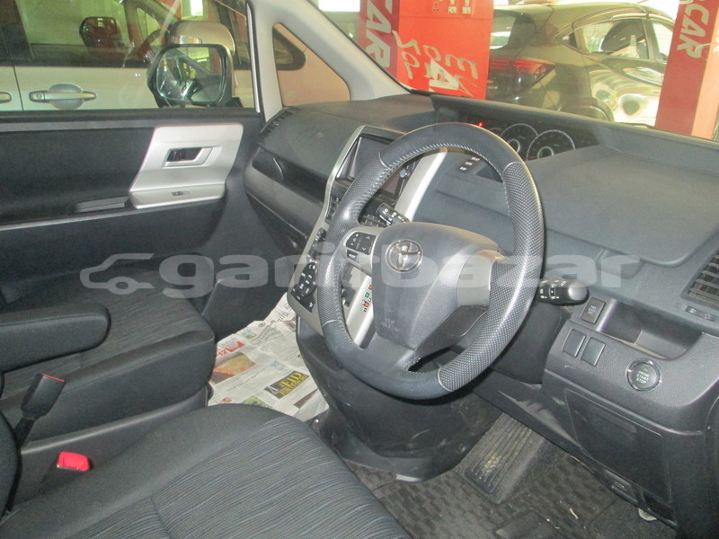 Big with watermark toyota noah dhaka dhaka 1625