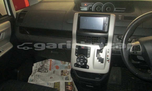 Buy Import Toyota Noah in Dhaka, Dhaka Buy Import Toyota Noah in Dhaka, Dhaka