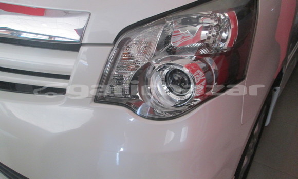 Buy Import Toyota Noah in Dhaka, Dhaka Buy Import Toyota Noah in Dhaka, Dhaka