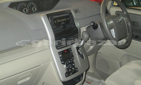 Buy Import Toyota Noah in Dhaka, Dhaka Buy Import Toyota Noah in Dhaka, Dhaka