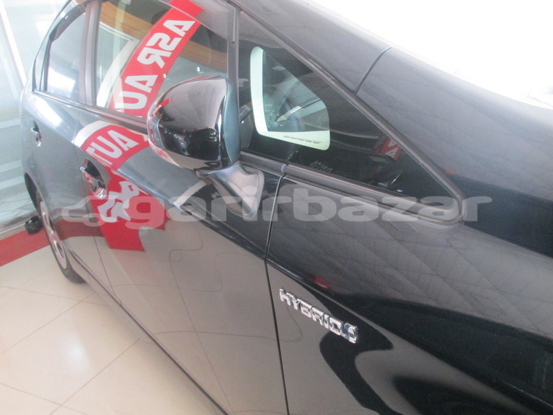 Big with watermark toyota prius dhaka dhaka 1628