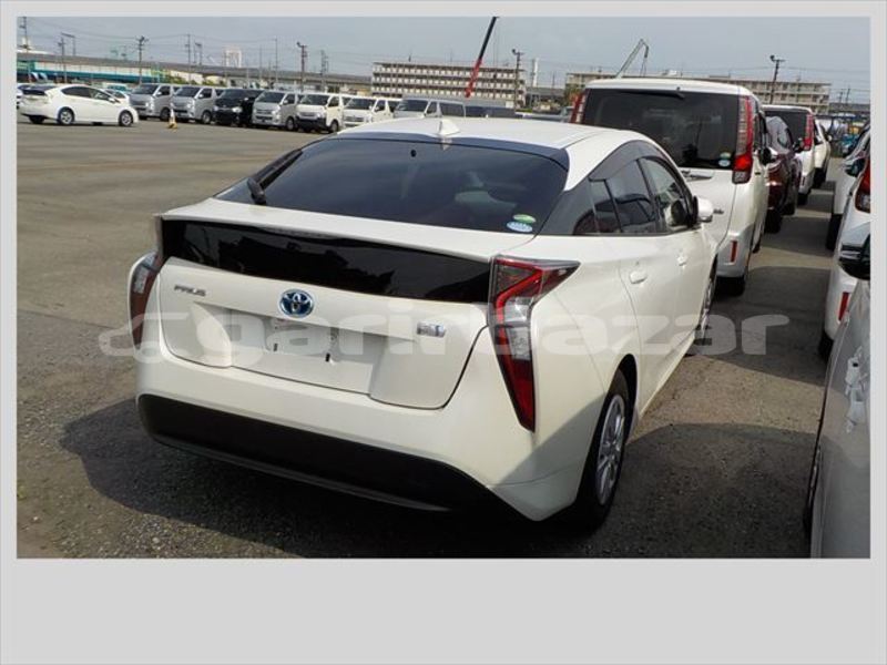Big with watermark toyota prius dhaka dhaka 1639