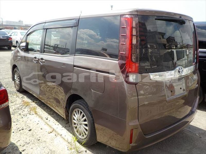 Big with watermark toyota noah dhaka dhaka 1659