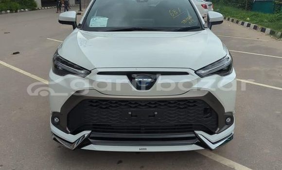 কেনা নতুন Toyota Corolla Cross White গাড়ী মধ্যে ঢাকা মধ্যে Dhaka