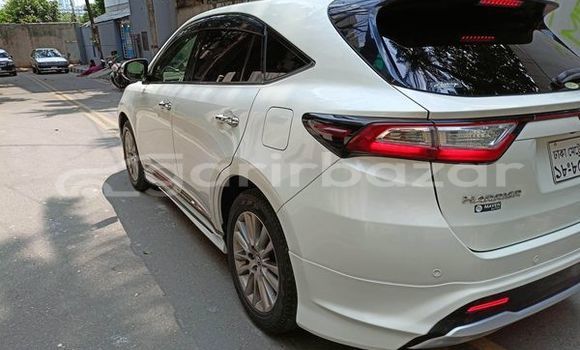 Buy Used 2017 Toyota Harrier in Dhaka, Dhaka Buy Used 2017 Toyota Harrier in Dhaka, Dhaka