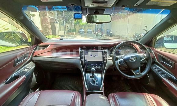 Buy Used 2017 Toyota Harrier in Dhaka, Dhaka Buy Used 2017 Toyota Harrier in Dhaka, Dhaka