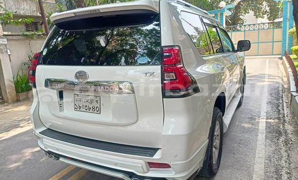 Buy Used 2015 Toyota land cruiser-prado tx in Dhaka, Dhaka Buy Used 2015 Toyota land cruiser-prado tx in Dhaka, Dhaka