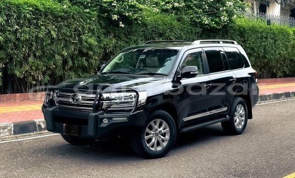 Buy Used 2018 Toyota Land Cruiser in Dhaka, Dhaka Buy Used 2018 Toyota Land Cruiser in Dhaka, Dhaka