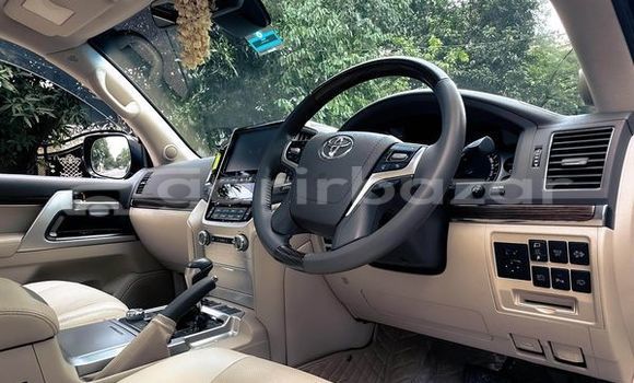 Buy Used 2018 Toyota Land Cruiser in Dhaka, Dhaka Buy Used 2018 Toyota Land Cruiser in Dhaka, Dhaka