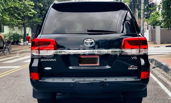 Buy Used 2018 Toyota Land Cruiser in Dhaka, Dhaka Buy Used 2018 Toyota Land Cruiser in Dhaka, Dhaka
