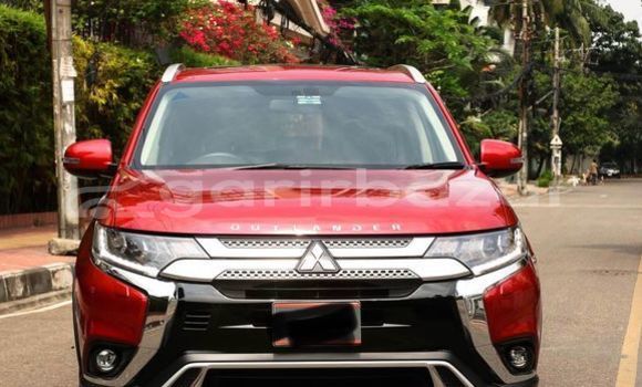 Buy Used 2020 Mitsubishi Outlander in Dhaka, Dhaka Buy Used 2020 Mitsubishi Outlander in Dhaka, Dhaka