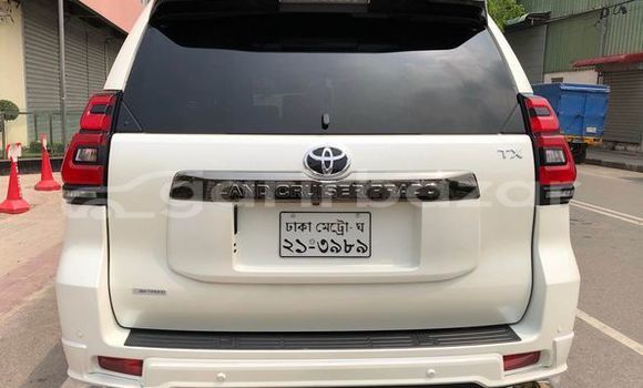 Buy Used 2021 Toyota Land Cruiser Prado in Dhaka, Dhaka Buy Used 2021 Toyota Land Cruiser Prado in Dhaka, Dhaka