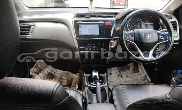 Buy Used 2016 Honda Grace in Dhaka, Dhaka Buy Used 2016 Honda Grace in Dhaka, Dhaka