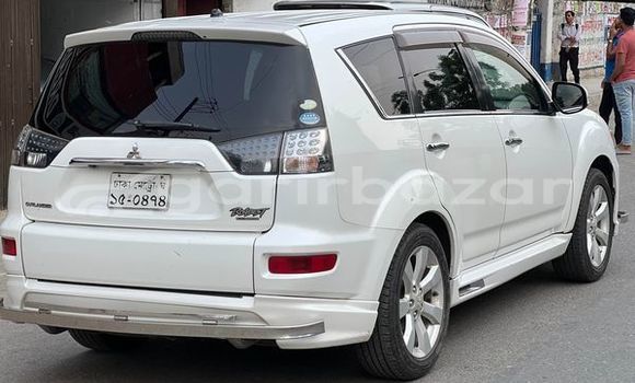 কেনা ব্যবহৃত Mitsubishi Outlander White গাড়ী মধ্যে ঢাকা মধ্যে Dhaka কেনা ব্যবহৃত Mitsubishi Outlander White গাড়ী মধ্যে ঢাকা মধ্যে Dhaka