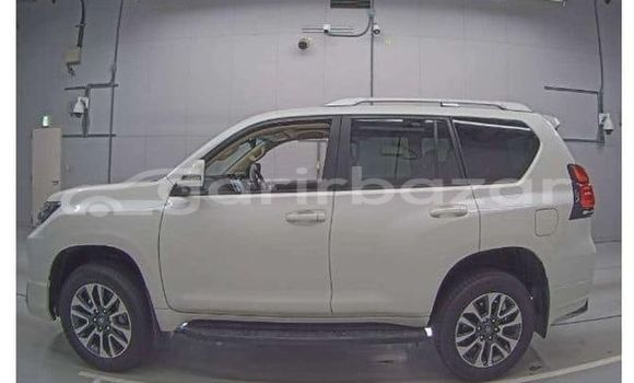 Buy Used 2022 Toyota land cruiser-prado tx-l in Dhaka, Dhaka Buy Used 2022 Toyota land cruiser-prado tx-l in Dhaka, Dhaka