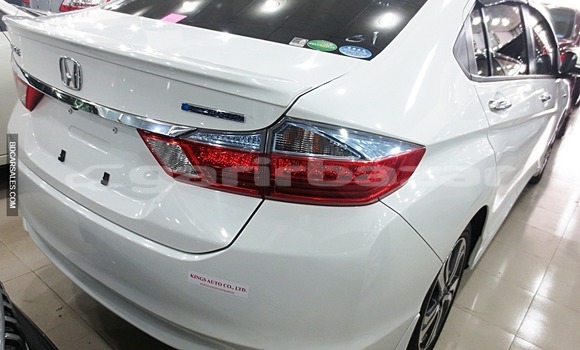 Buy Import Honda Grace in Dhaka, Dhaka Buy Import Honda Grace in Dhaka, Dhaka