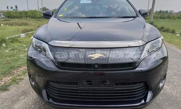 Buy Import Toyota Harrier in Dhaka, Dhaka Buy Import Toyota Harrier in Dhaka, Dhaka