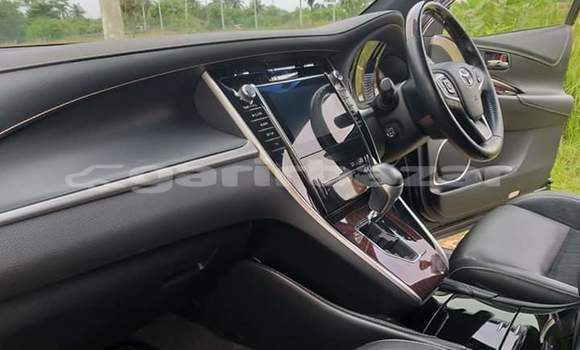 Buy Import Toyota Harrier in Dhaka, Dhaka Buy Import Toyota Harrier in Dhaka, Dhaka