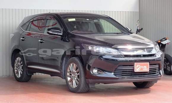 Buy Import Toyota Harrier in Dhaka, Dhaka Buy Import Toyota Harrier in Dhaka, Dhaka