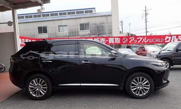 Buy Import Toyota Harrier in Dhaka, Dhaka Buy Import Toyota Harrier in Dhaka, Dhaka