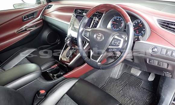 Buy Import Toyota Harrier in Dhaka, Dhaka Buy Import Toyota Harrier in Dhaka, Dhaka