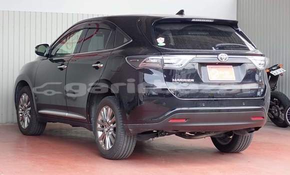 Buy Import Toyota Harrier in Dhaka, Dhaka Buy Import Toyota Harrier in Dhaka, Dhaka