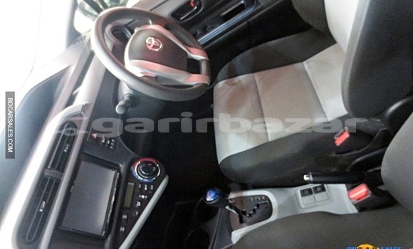 Buy Import Toyota Aqua in Dhaka, Dhaka Buy Import Toyota Aqua in Dhaka, Dhaka