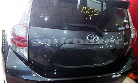 Buy Import Toyota Aqua in Dhaka, Dhaka Buy Import Toyota Aqua in Dhaka, Dhaka