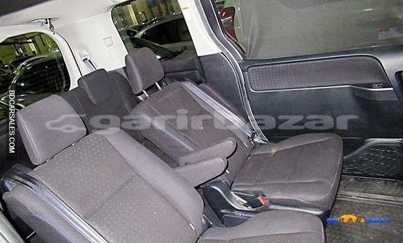 Buy Import Toyota Noah in Dhaka, Dhaka Buy Import Toyota Noah in Dhaka, Dhaka