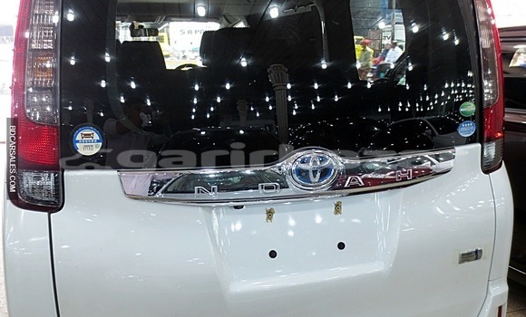 Buy Import Toyota Noah in Dhaka, Dhaka Buy Import Toyota Noah in Dhaka, Dhaka