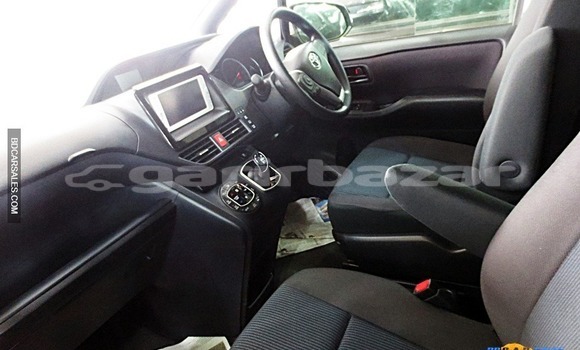 Buy Import Toyota Noah in Dhaka, Dhaka Buy Import Toyota Noah in Dhaka, Dhaka