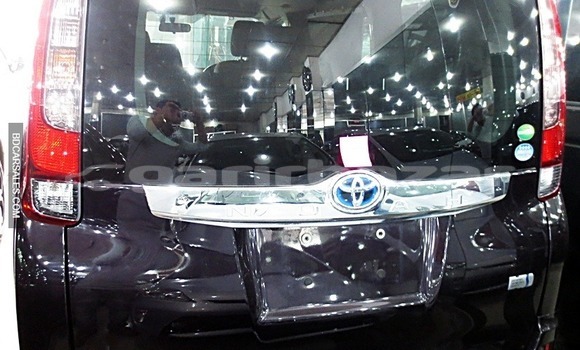 Buy Import Toyota Noah in Dhaka, Dhaka Buy Import Toyota Noah in Dhaka, Dhaka