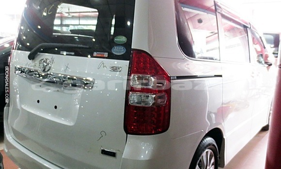 Buy Import Toyota Noah in Dhaka, Dhaka Buy Import Toyota Noah in Dhaka, Dhaka