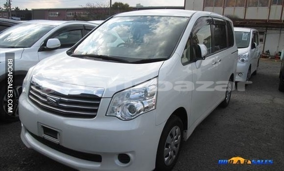 Buy Import Toyota Noah in Dhaka, Dhaka Buy Import Toyota Noah in Dhaka, Dhaka