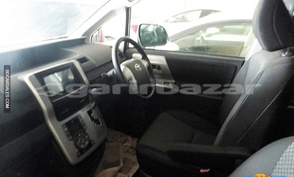 Buy Import Toyota Noah in Dhaka, Dhaka Buy Import Toyota Noah in Dhaka, Dhaka