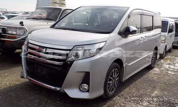 কেনা আমদানি Toyota Noah Silver গাড়ী মধ্যে ঢাকা মধ্যে Dhaka কেনা আমদানি Toyota Noah Silver গাড়ী মধ্যে ঢাকা মধ্যে Dhaka