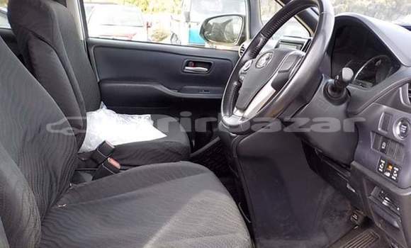 কেনা আমদানি Toyota Noah Silver গাড়ী মধ্যে ঢাকা মধ্যে Dhaka কেনা আমদানি Toyota Noah Silver গাড়ী মধ্যে ঢাকা মধ্যে Dhaka