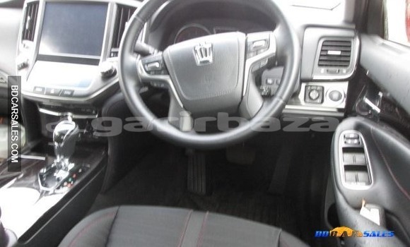 Buy Import Toyota Crown in Dhaka, Dhaka Buy Import Toyota Crown in Dhaka, Dhaka