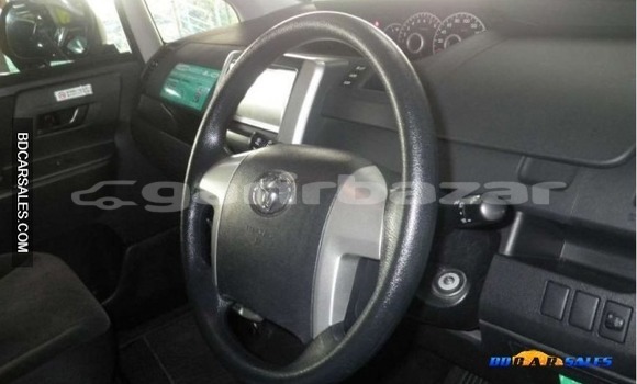 Buy Import Toyota Noah in Dhaka, Dhaka Buy Import Toyota Noah in Dhaka, Dhaka