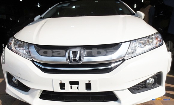 কেনা আমদানি Honda Grace White গাড়ী মধ্যে ঢাকা মধ্যে Dhaka কেনা আমদানি Honda Grace White গাড়ী মধ্যে ঢাকা মধ্যে Dhaka