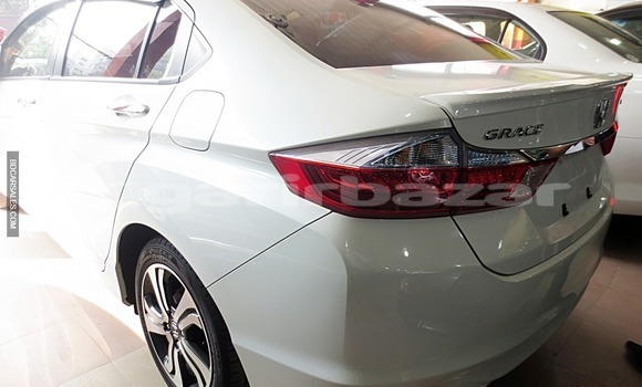 কেনা আমদানি Honda Grace White গাড়ী মধ্যে ঢাকা মধ্যে Dhaka কেনা আমদানি Honda Grace White গাড়ী মধ্যে ঢাকা মধ্যে Dhaka