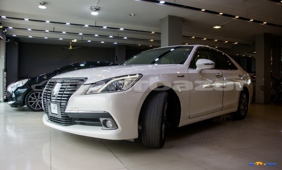 Buy Import Toyota Crown in Dhaka, Dhaka Buy Import Toyota Crown in Dhaka, Dhaka