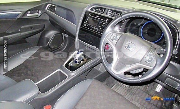 Buy Import Honda Shuttle in Dhaka, Dhaka Buy Import Honda Shuttle in Dhaka, Dhaka