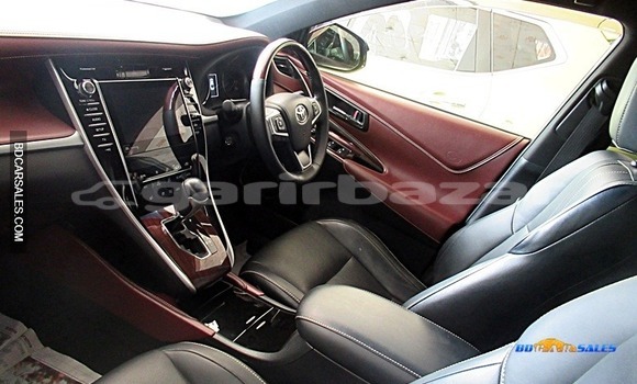 Buy Import Toyota Harrier in Dhaka, Dhaka Buy Import Toyota Harrier in Dhaka, Dhaka