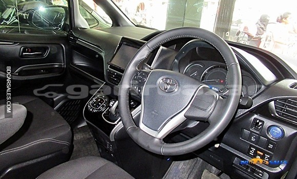 Buy Import Toyota Esquire in Dhaka, Dhaka Buy Import Toyota Esquire in Dhaka, Dhaka