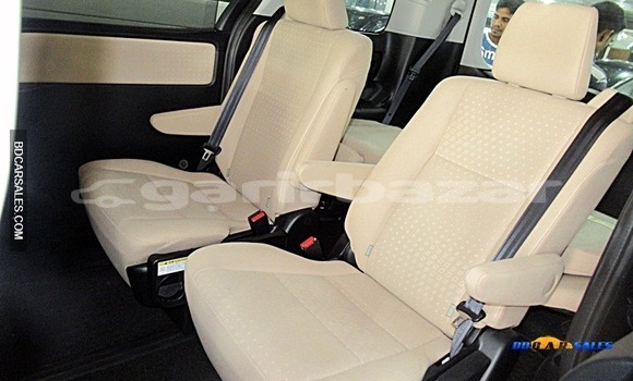 Buy Import Toyota Esquire in Dhaka, Dhaka Buy Import Toyota Esquire in Dhaka, Dhaka