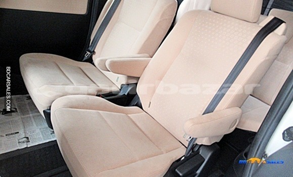 Buy Import Toyota Noah in Dhaka, Dhaka Buy Import Toyota Noah in Dhaka, Dhaka