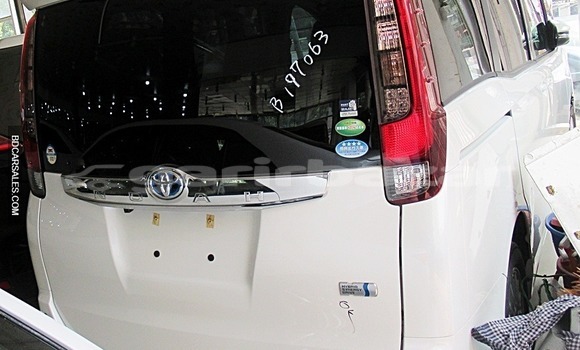 Buy Import Toyota Noah in Dhaka, Dhaka Buy Import Toyota Noah in Dhaka, Dhaka